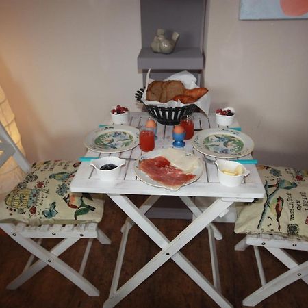 Bed and Breakfast De Pimpelmees Гаага Екстер'єр фото